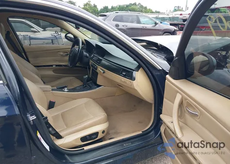 2006 BMW 330Xi z USA, uszkodzony, nr VIN WBAVD33536KV65114